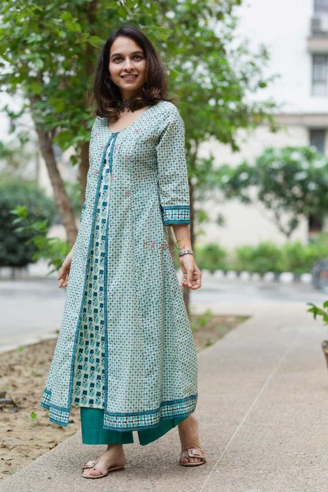 Cold Shoulder Blouse Designs, Layered Kurta, Indian Kurti Designs, Kurta Patterns, Kurti Patterns, Simple Kurti Designs, Long Kurti Designs, A Line Kurta, Kurti Neck Designs