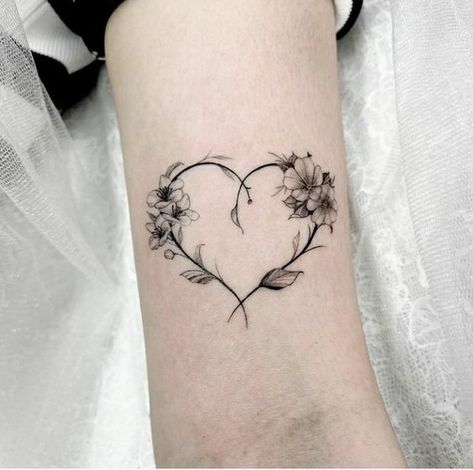 86 Tattoo, 96 Tattoo, Heart Tattoos With Names, Pretty Flower Tattoos, Petit Tattoo, Mom Tattoo Designs, Flower Wrist Tattoos, Shape Tattoo, Heart Tattoos