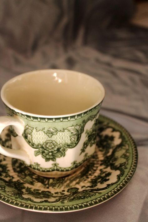 Pretty China, Cuppa Tea, Have Inspiration, Teapots And Cups, My Cup Of Tea, Tea Cups Vintage, Vintage Dishes, China Tea, Vintage China