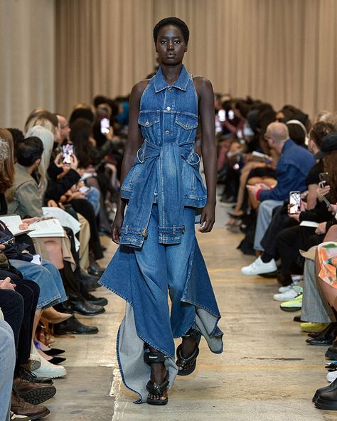 Denim 2023, Winter 2024 Fashion, Spring 2023 Ready To Wear, Extraordinary Fashion, Design Pants, Fashion Show Looks, Trend 2023, Spring Summer 23, London Fashion Weeks