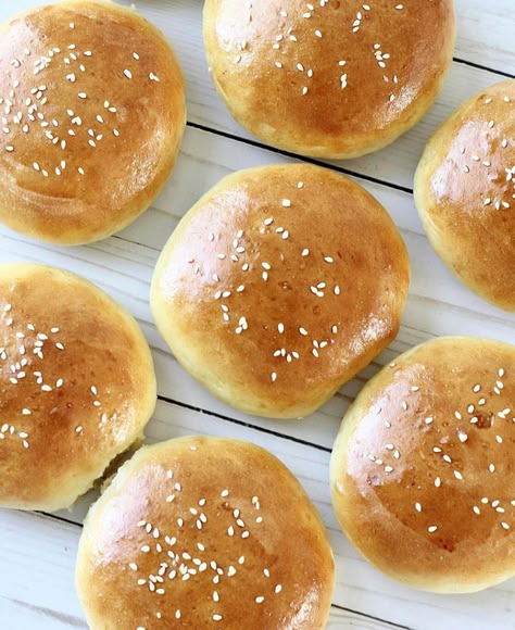 Sourdough Hamburger Buns, Ambers Kitchen, Homemade Hamburger Buns, Homemade Buns, Bread Soft, Homemade Hamburgers, Be Soft, Hamburger Buns, Sourdough Recipes