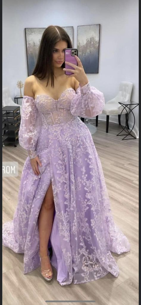 Purple Fairytale Prom Dress, Lilac Prom Dress With Sleeves, Purple Fluffy Prom Dress, Prom Dresses 2023 Ideas Purple, Sweet 16 Dresses Purple Simple, Puff Sleeve Dress Prom, Light Purple Floral Dress, Prom Dresses Purple Lavender Long, Repunzal Prom Dress