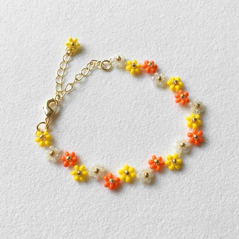 BMXJII49UL Orange Beaded Bracelet, Yellow Beaded Bracelets, Yellow Beaded Necklace, Beaded Flower Bracelet, Anting Manik, Color Tips, Yellow Bracelet, Pola Sulam, Beaded Jewels