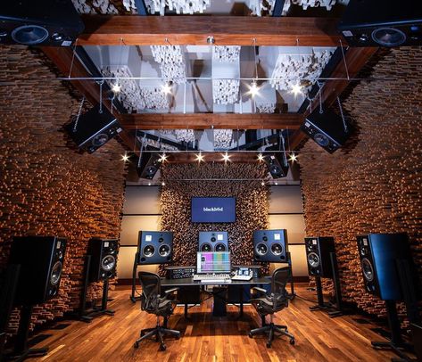 Music Room Design, Recording Studio Design, Home Studio Setup, Music Studio Room, Soundproof Room, Home Recording Studio, Audio Room, Studio C, Home Studio Music