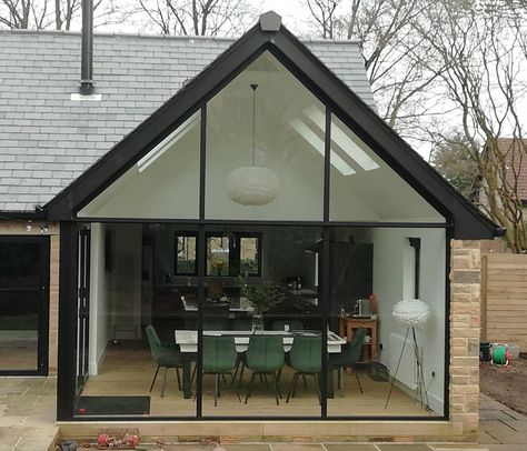 Extension Lighting Ideas, Farmhouse Kitchen Extension, Bungalow Front Extension, Bungalow Extension, Modern Conservatory Extension, Sunroom Extension, Small House Extensions, Bungalow Extensions, Modern Bungalow Exterior