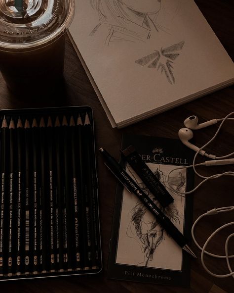 Dark Academia Drawing Aesthetic, Dark Academia Aesthetic Drawing, Artist Astethic, Aoife Aesthetic, Dark Academia Drawing, Katherine Core, Levi Aesthetic, Rp Account, Sketchbook Aesthetic