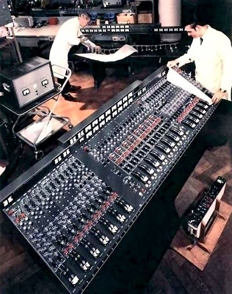 Recording Console, London 60s, Recording Studio Desk, Music Production Equipment, Mixing Console, Abbey Road Studio, Audio Studio, Recording Studio Design, Recording Studio Home