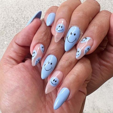 Cupcake Nail Art, Emoji Nails, Uñas Aesthetic, Bright Nail Art, Hand Nails, Short Nail Manicure, Popular Nail Art, Eye Nails, Heart Nail Art