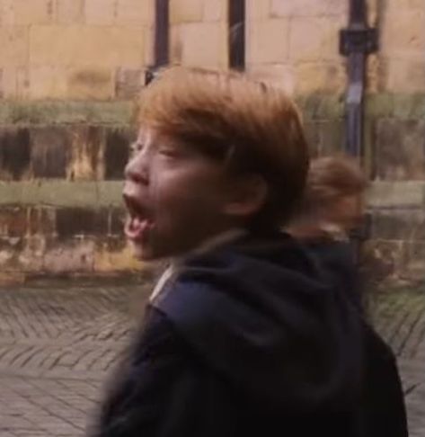 Rob Weasley, Ron Weasley Funny, Rupert Grint Ron Weasley, Weasley Aesthetic, Harry Potter Ron Weasley, Welcome To Hogwarts, Ronald Weasley, Harry Potter Icons, Rupert Grint