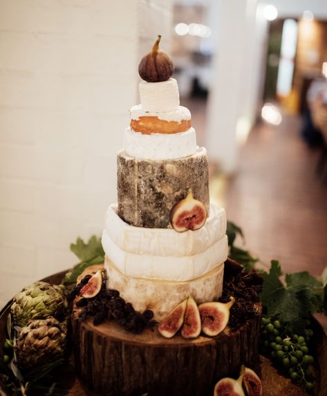 Cheese Tower, Cheesecake Wedding Cake, Wedding Cheesecake, Wheel Cake, Cheese Wedding Cake, Best Cake Ever, Cake Tower, Christmas Cheese, Wedding Cake Flavors