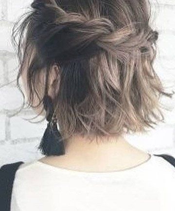 Twisted Half-Updo, 11 Surprisingly Easy Braids for Short Hair - (Page 5) Wavy Layered Hair, Gorgeous Braids, Short Braids, Penteado Cabelo Curto, Easy Braids, Fashion Life, Short Hair Updo, Trending Hairstyles, Braids For Short Hair