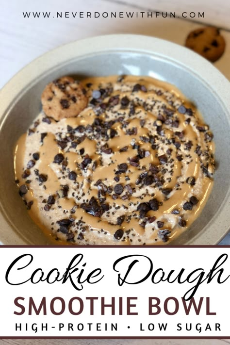 Cookie Dough Smoothie Bowl, Cookie Dough Smoothie, Cookie Dough Vegan, Low Sugar Breakfast, Paleo Snack, Healthy Cookie Dough, Healthy Cookie, Clean Eating Breakfast, Smoothie Bowl Recipe