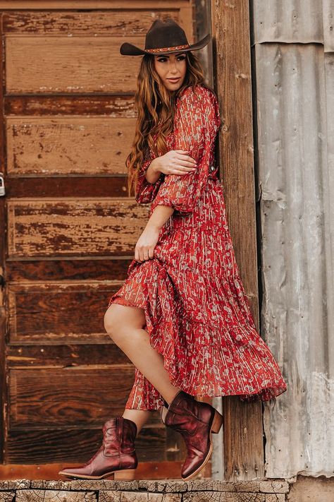 Freebird stores - Zamora Cowboy Outfits For Women, Maxi Dress Outfit Summer, V Neck Long Sleeve Dress, Vintage Print Dress, Maxi Skirt Style, Looks Country, Estilo Country, Maxi Dress Outfit, Estilo Hippie