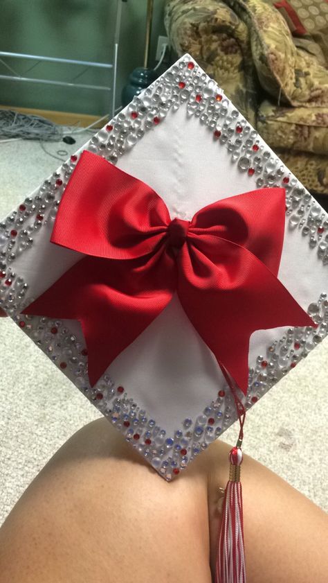 Graduation Cap Idea!! #bow #senior #graduationidea Red Cap Decoration Graduation, Graduation Cap With Bow, Bow Graduation Cap, Red Grad Cap Ideas, Graduation Cap Designs Red, Red Graduation Cap Designs, Bedazzled Graduation Cap, 2enior Ye4r, Graduation Cap Bow