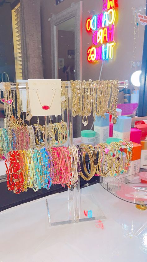 🪩🩷 E Newton Bracelets, Preppy Bracelets, Preppy Jewelry, Gift Inspo, Preppy Room, Cute Preppy Outfits, Decorate Your Room, Some Ideas, Preppy Outfits