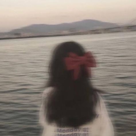 Just an image Blurred Images Aesthetic, Girly Photography Blur, Cute Facebook Profile Picture, Cute Fb Profile Pictures, Fb Profile Photos Aesthetic, Blur Girl Dp, Fb Profile Photo Girly, Blur Girl Aesthetic, Blurred Pictures Aesthetic