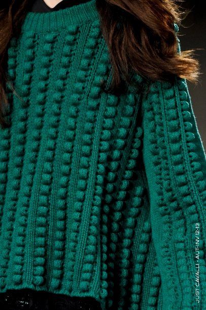 Contemporary Knitwear, Knitwear Inspiration, Knitted Wit, Textured Sweater, Knitwear Fashion, Bottle Green, Knitwear Design, Knit Fashion, Knitting Inspiration