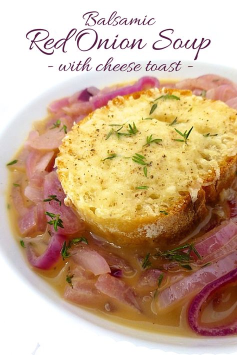 Red Onion Soup with balsamic vinegar and grilled cheese toast! Yummy Soup Recipes, Brie Toast, Gluten Free Grilled Cheese, Healthy Vegetarian Lunch, Soup Simple, Valentines Food Dinner, Onion Soup Recipe, Onion Soup Recipes, Easter Dinner Recipes