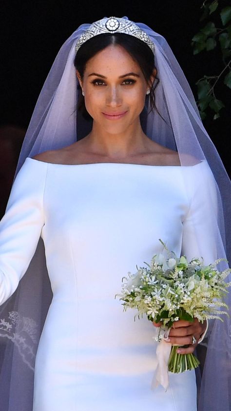 ESC: Prince Harry, Meghan Markle, beauty Meghan Markle Dress, Harry And Meghan Wedding, Meghan Markle Wedding Dress, Meghan Markle Outfits, Meghan Markle Wedding, Prins Harry, Prince Harry And Megan, Meghan Markle Style, Royal Wedding Dress