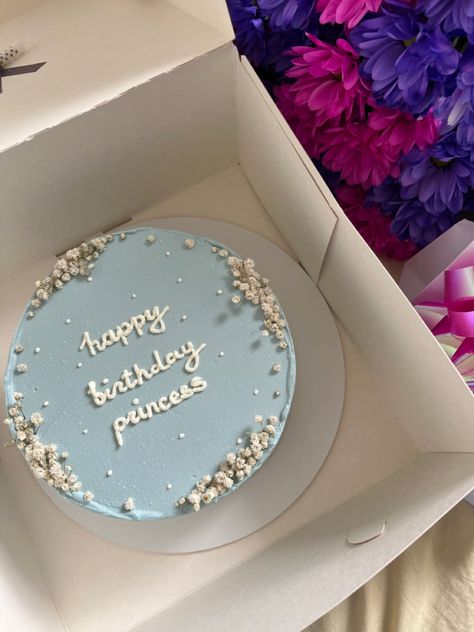 Happy Birthday Princess Cake, Simple Birthday Cake Designs, Birthday Cake Aesthetic, 19th Birthday Cakes, 22nd Birthday Cakes, 14th Birthday Cakes, 15th Birthday Cakes, 17 Birthday Cake, Blue Birthday Cakes