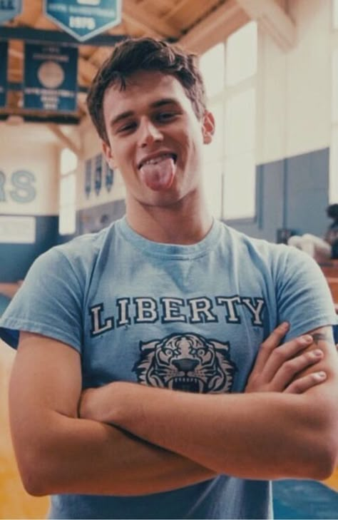 Justin 13 Reasons Why, Brandon Flynn, Justin Foley, Thirteen Reasons Why, 13 Reasons Why, Reason Why, Hanging Out, Tv Series, Tv Shows