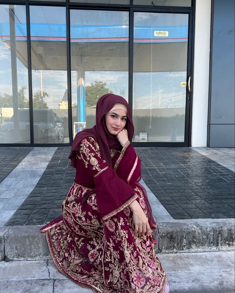 Islamic Wedding Guest Dress, Desi Wedding Guest Outfit, Desi Wedding Guest, Trial Room, Hijabi Muslimah, Hijabi Dresses, Boutique Style Dresses, Modest Winter Outfits, Ethnic Wears