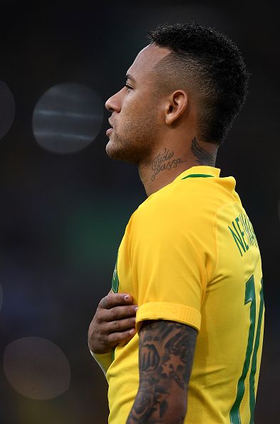 Brazil Line Up, Neymar Aesthetic, Neymar Jr Tattoos, Football Final, Neymar Brazil, Curly Hair Fade, 2016 Olympic Games, Neymar Football, Corte De Cabelo Masculino