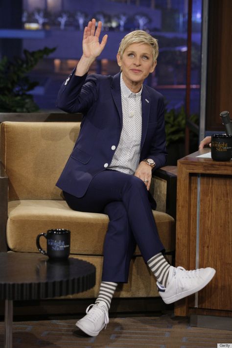 Ellen DeGeneres, We Love Everything You Wear Ellen And Portia, Ellen Page, Woman In Suit, Prom Inspiration, Ellen Degeneres Show, Estilo Hippy, The Ellen Show, Adam Sandler, Androgynous Fashion