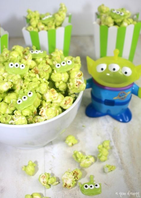 Alien Food, Toy Story Party Food, Alien Movie, Disney Gift Card, Toy Story Movie, Popcorn Recipe, Toy Story Cakes, Movie Snacks, Mickey Mouse Parties