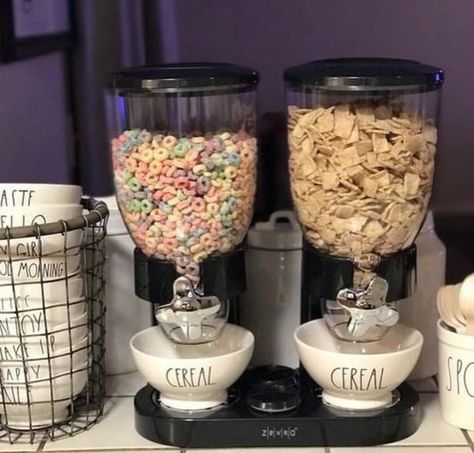 Cereal Bar Kitchen, Cereal Station At Home, Brown Kitchen Decor Ideas, Cereal Storage Ideas, Home Coffee Stations, First Apartment Decorating, Kitchen Organization Pantry, Home Organisation, First Apartment