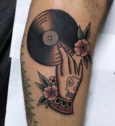 Vinyl Record Tattoo Traditional, Traditional Vinyl Tattoo, Record Traditional Tattoo, Traditional Music Tattoo, American Traditional Eyeball Tattoo, Gramophone Tattoo Traditional, Vinyl Record Tattoo, Traditional Tattoo Music, Record Tattoo