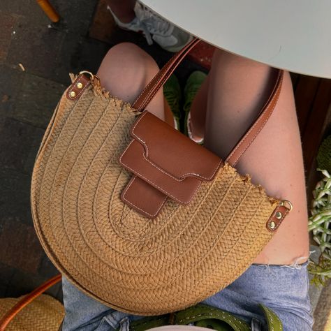 The perfect summer handbag, the Luna Straw Crossbody Bag 👜🛍️☀️💓 Summer Handbags, Perfect Summer, Women's Accessories, Straw, Crossbody Bag, Handbags