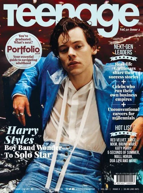 Harry Styles Harry Styles Magazine, 1d Posters, Gq Magazine Covers, Magazine Cover Ideas, Magazine Front Cover, Harry Styles Poster, Poster Room, Harry Styles Photos, Music Magazines