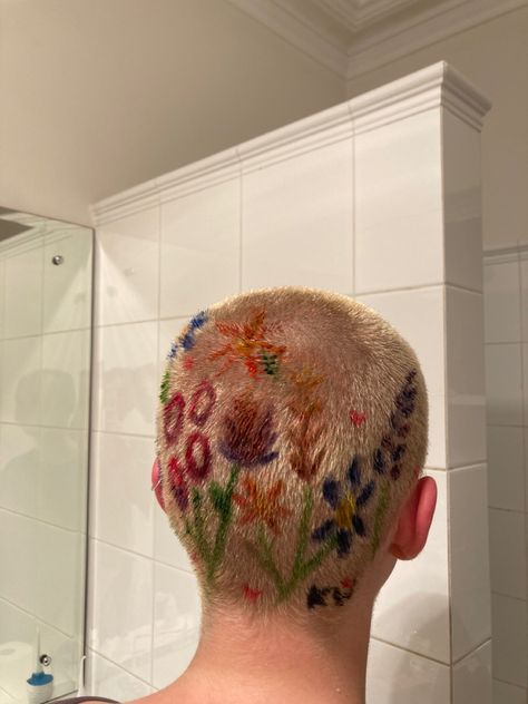 Flower Shaved Hair Designs, Flower Buzzcut, Buzzcut Hair Dye Art, Buzzcut Art, Outgrown Buzzcut, Girls Buzzcut, Buzz Cut Dyed, Buzzcut Ideas, Dyed Buzzcut