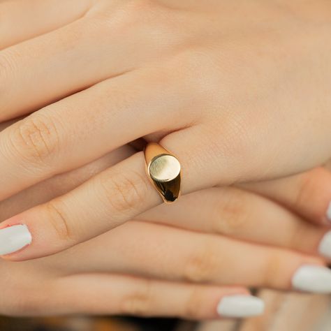 Sparrow Ring, Oval Signet Ring, Pinky Finger, Understated Luxury, Etsy Gold Ring, Gold Engraving, Ring Minimalist, Ring Dainty, Pinky Ring