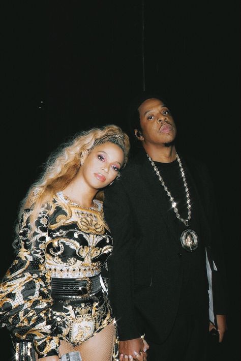 #otrii #beyonce #jayz #wallpaper #jayonce Beyoncé Party, Beyonce Family, Beyonce 2013, Beyoncé Wallpaper, Queen Bee Beyonce, Beyonce Outfits, Rave Clothes, Sasha Fierce, Beyonce Knowles Carter