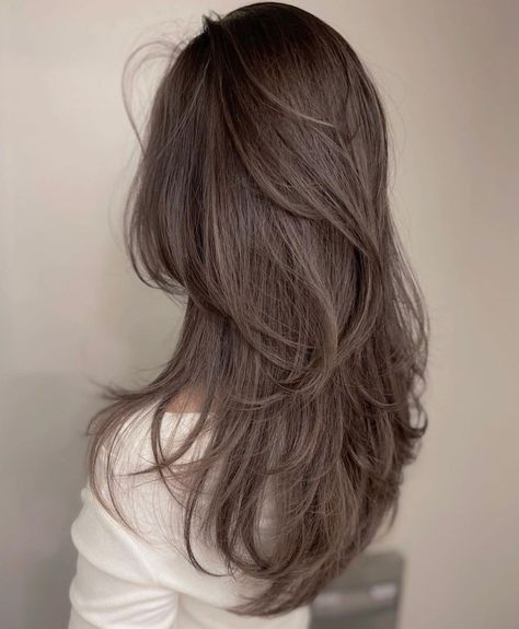 Volume Layers Long Hair, Textured Layers Long Hair, Long Textured Haircut, Fine Hairstyles, Messy Layers, Textured Haircut, Hair Adviser, Long Layered Hair, Feathered Hairstyles