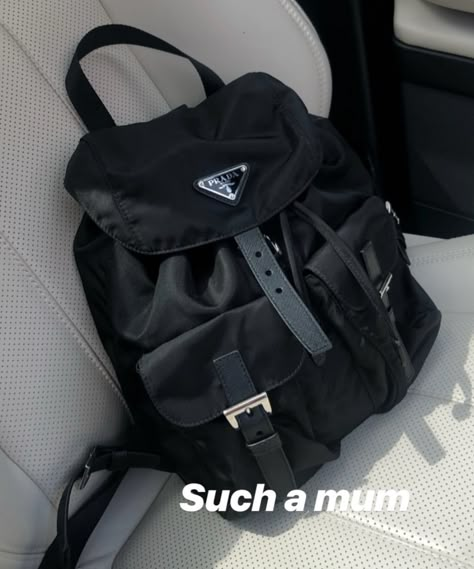 Prada School Bag, Prada Messenger Bag Outfit, Prada Backpack Outfit, Bagpack Outfit Style, Luggage Sets Cute, Prada Messenger Bag, Small School Bags, Prada Backpack, Prada Mini