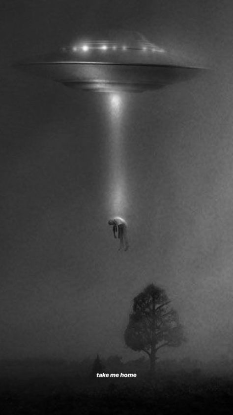 Wallpaper Windows 10, Ufo Art, Alien Aesthetic, Astronaut Wallpaper, Photographie Portrait Inspiration, Aliens And Ufos, Montage Photo, Dark Wallpaper Iphone, Alien Art