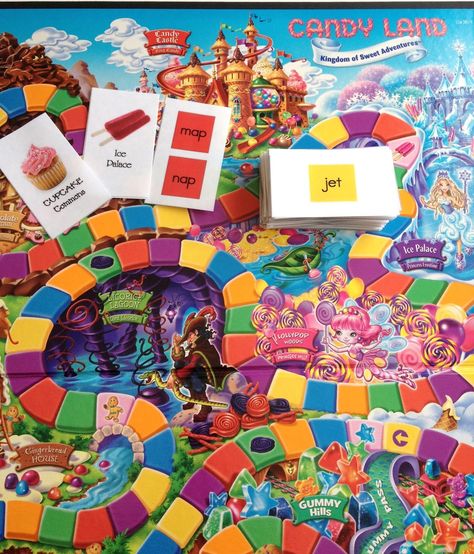 Mrs. Gilchrist's Class: Candy Land - CVC Words - are you kidding me?! Best idea EVER!  Use the cards with the game and write sight words. This CVC version is for strugglers who still need that blending practice. Pretend School, Kids Sight Words, Candyland Games, Cvc Games, Cvc Word Games, Word Games For Kids, Fry Words, Cvc Activities, Card Games For Kids