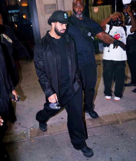 Fall Clothing Fashion, Drake Outfits, Drake Outfit, Timberlands Outfit, Drake Fashion, Outfit Vest, Drake Clothing, Drake Photos, Drake Graham