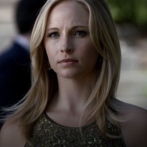 Vampire Barbie, Candice Accola, The Vampire Diaries 3, Candice King, Caroline Forbes, Stefan Salvatore, Tv Girls, Season 4, Vampire Diaries