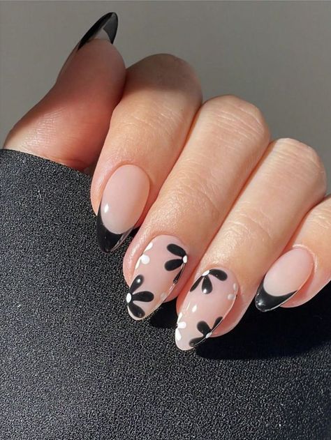 Pumpkin Nail Designs, Black And White Nail, Nails Styles, Aesthetic Nail, Teen Advice, Pumpkin Nails, Smink Inspiration, Almond Shape Nails, Her Nails