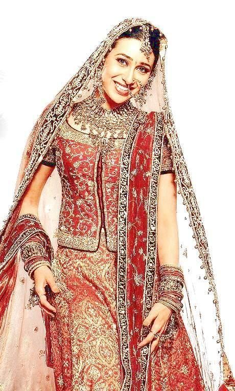 karishma kapoor wedding pic - Google zoeken 90 Bollywood, Karishma Kapoor Outfits, Karishma Kapoor 90s, Phoenix Princess, Aishwarya Rai Wedding Pictures, Dulhan Bridal, 90s Bollywood Fashion, Karishma Kapoor, Designer Bridal Lehenga Choli