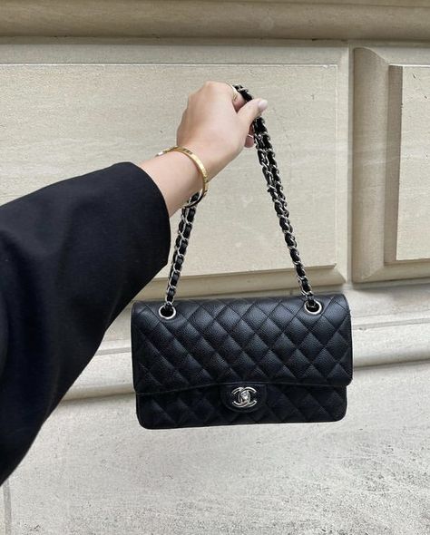 Black Designer Bags, Luxury Bags Collection, Girly Bags, Luxury Purses, Girly Accessories, Fancy Bags, Classic Bags, Pretty Bags, Mode Inspo