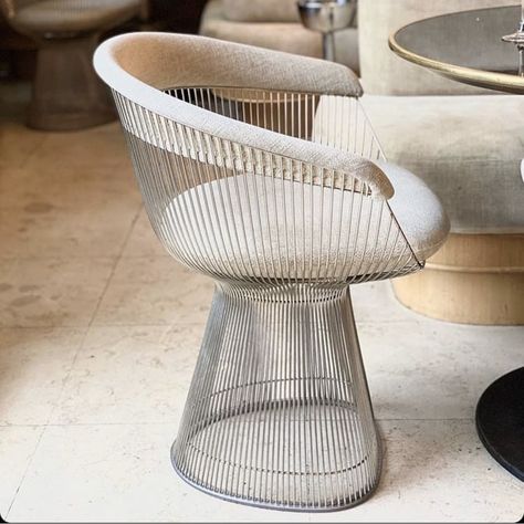 Knoll - Warren Platner chair at the Girafe Paris Restaurant. Knoll Platner Chair, Platner Knoll, Warren Platner Chair, Knoll Chair, Knoll Platner, Platner Chair, Warren Platner, Paris Restaurants, Dining Room Inspiration