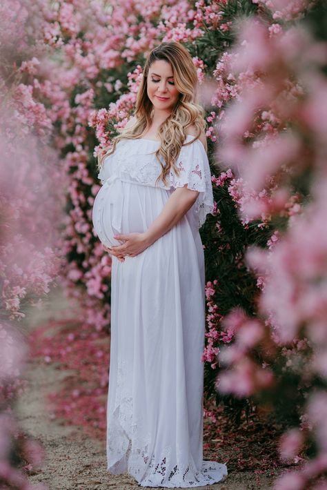 Maternity Photo Ideas and Inspiration Maternity Photo Shoot With Flowers, Maternity Photo Ideas, Maternity Photography Poses Outdoors, Mom Wedding Dress, Outdoor Maternity Photos, Maternity Photography Poses Couple, Pregnant Bride, Pregnancy Photos Couples, Maternity Photography Poses Pregnancy Pics