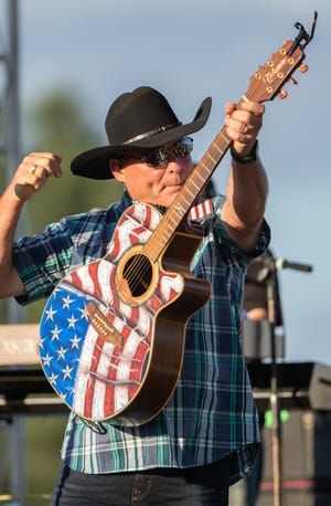 Luke Bell, Bus Accident, John Michael Montgomery, Bus Crash, Plane Photos, Broken Ribs, Modern Cowboy, Tour Bus, Concert Stage