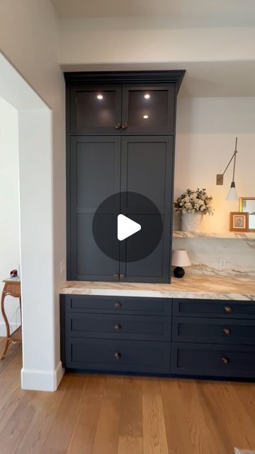 Dave Peterson on Instagram: "This kitchen from a couple of years ago is still one of our favorites.  The tall cabinets on the countertops and the bell shaped hood really make a statement. The long shelf looks amazing too!!!

#customhood #customkitchen #customcabinets #lasvegas #lasvegascustomhomes #customhomes" Full Length Upper Kitchen Cabinets, Small Kitchen Shelving Ideas, Tall Cabinets, Tall Kitchen Cabinets, Kitchen 2024, Countertop Cabinet, Ormond Beach, New Smyrna Beach, Long Shelf