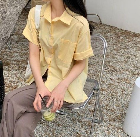 Yellow Blouse Outfit, Cute Outfits Korean, Yellow Top Outfit, Yellow Shirt Outfit, Classy Street Style, Yellow Fits, Pastel Outfit, Half Shirts, Korean Casual Outfits